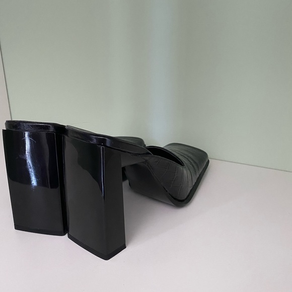 Bebe black crocodile square toe mules NWOT - Picture 6 of 7